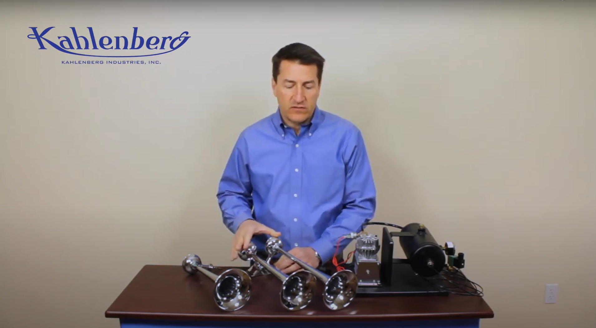 Load video: Kahlenberg K-380 and K-460 Air Horns Overview